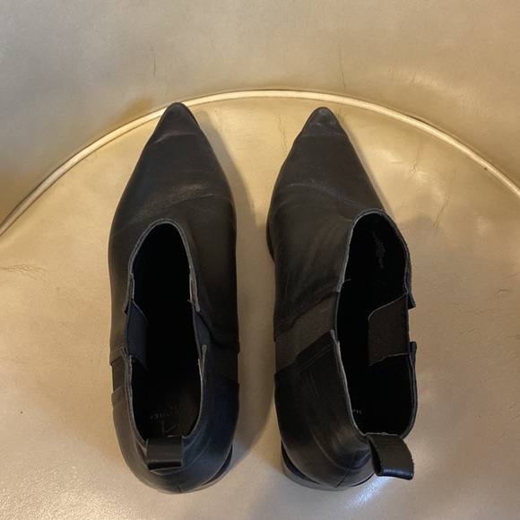 Marc Fisher LTD Pointed Toe Black Ankle Boots Size 9 1/2 - Picture 4 of 6